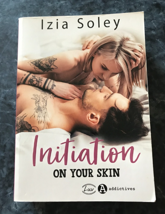 Initiation On Your Skin oui, je l’ai acheté juste à cause du résumé… et j’assume